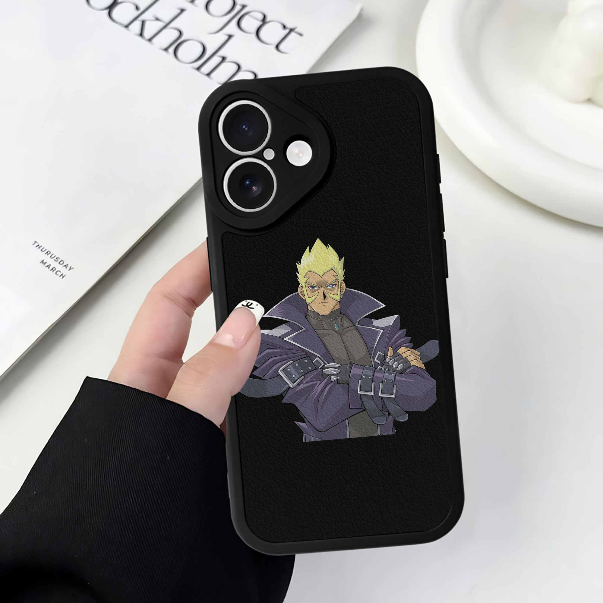 （画像用） 遊☆戯☆王 Yu-Gi-Oh! 【iPhone 16シリーズ対応】シリコンスマホケース（レザー調） 材質：シリコン